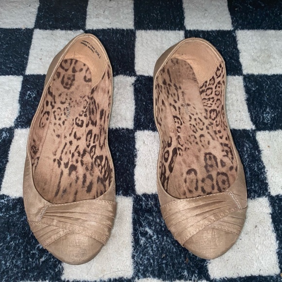 Nude flats - Picture 1 of 3